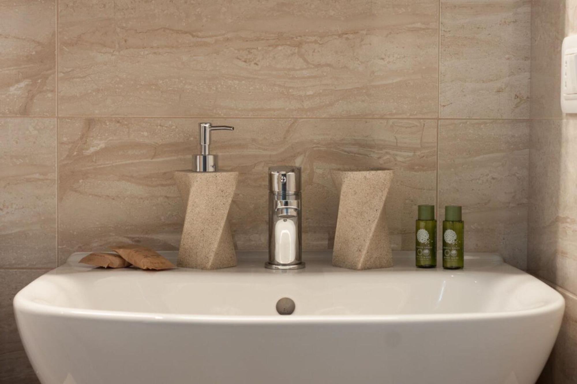 Italian Experience-Lungarno Suite Apartment ฟลอเรนซ์ ภายนอก รูปภาพ